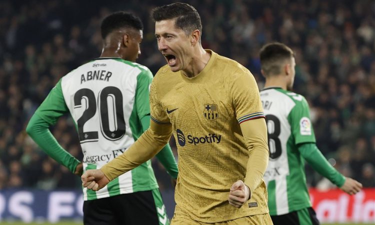 V Varšavi se bo začelo sojenje nekdanjemu agentu Lewandowskega