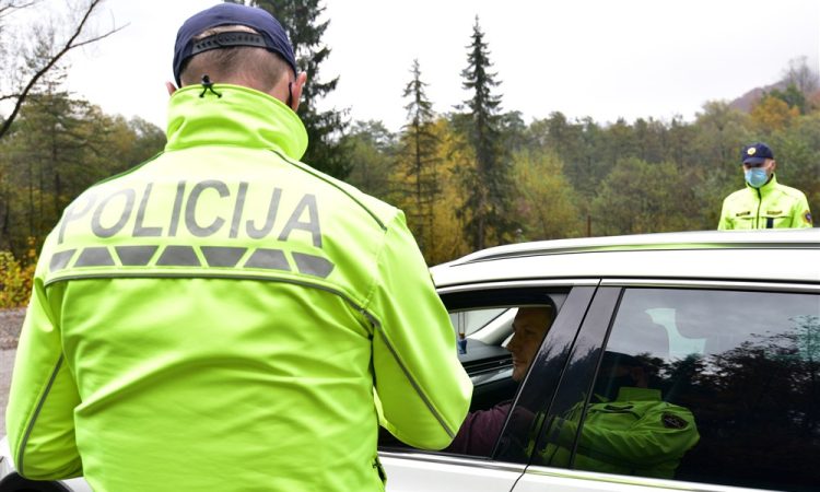 NPU opravlja 25 hišnih preiskav v več delih države