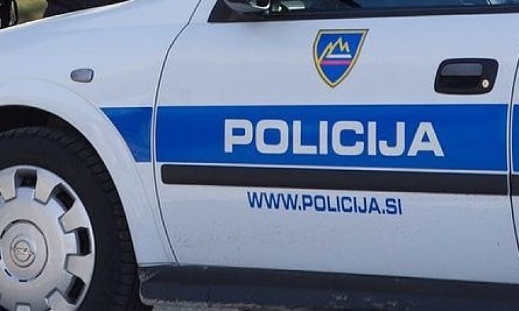 Na cesti Ljubelj-Podljubelj zaradi neprilagojene hitrosti huda prometna nesreča