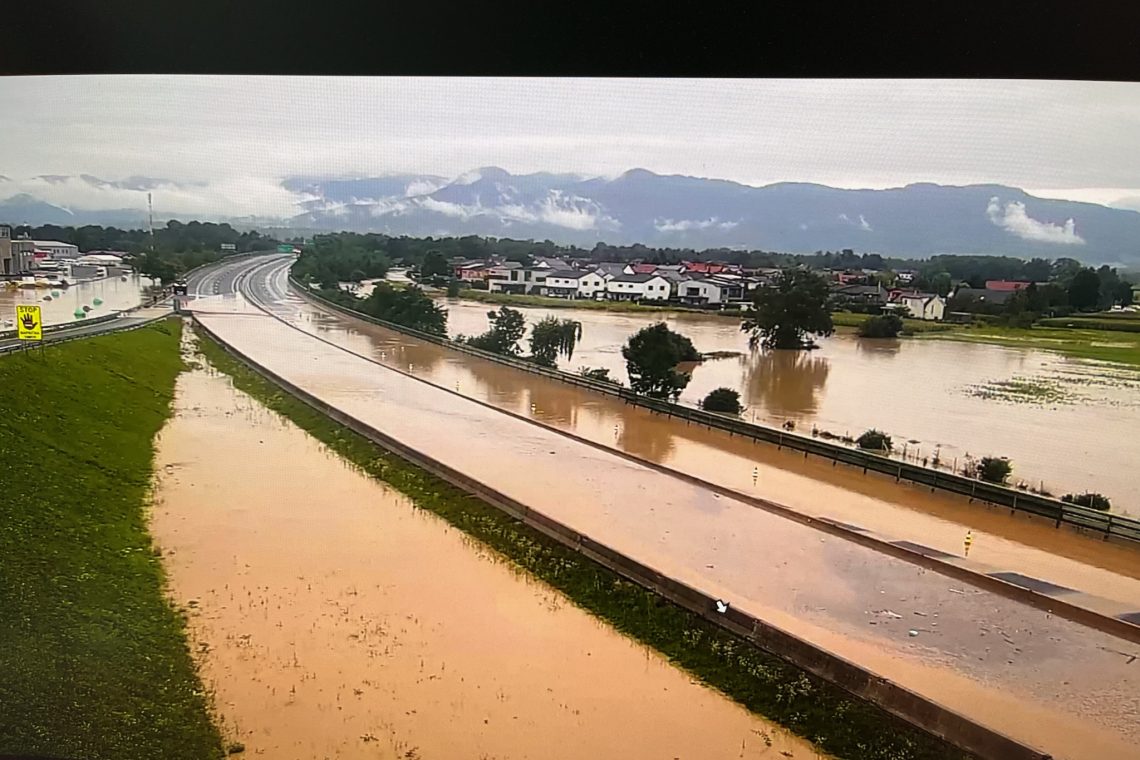 Poplave poškodovale kulturno dediščino in objekte v več mestih