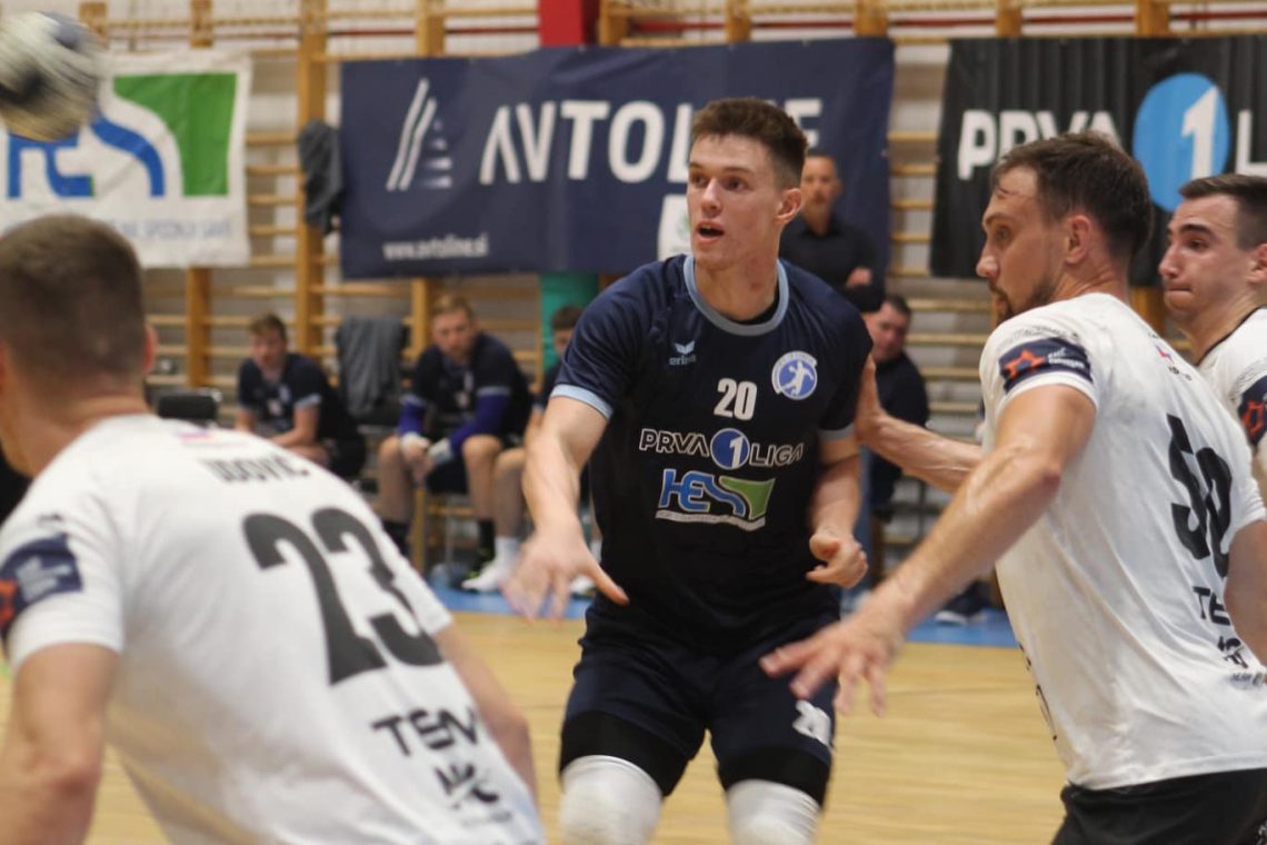 Rokometaši Dobove so izgubili proti trebanjskemu Trimu z 18:35 (9:14).