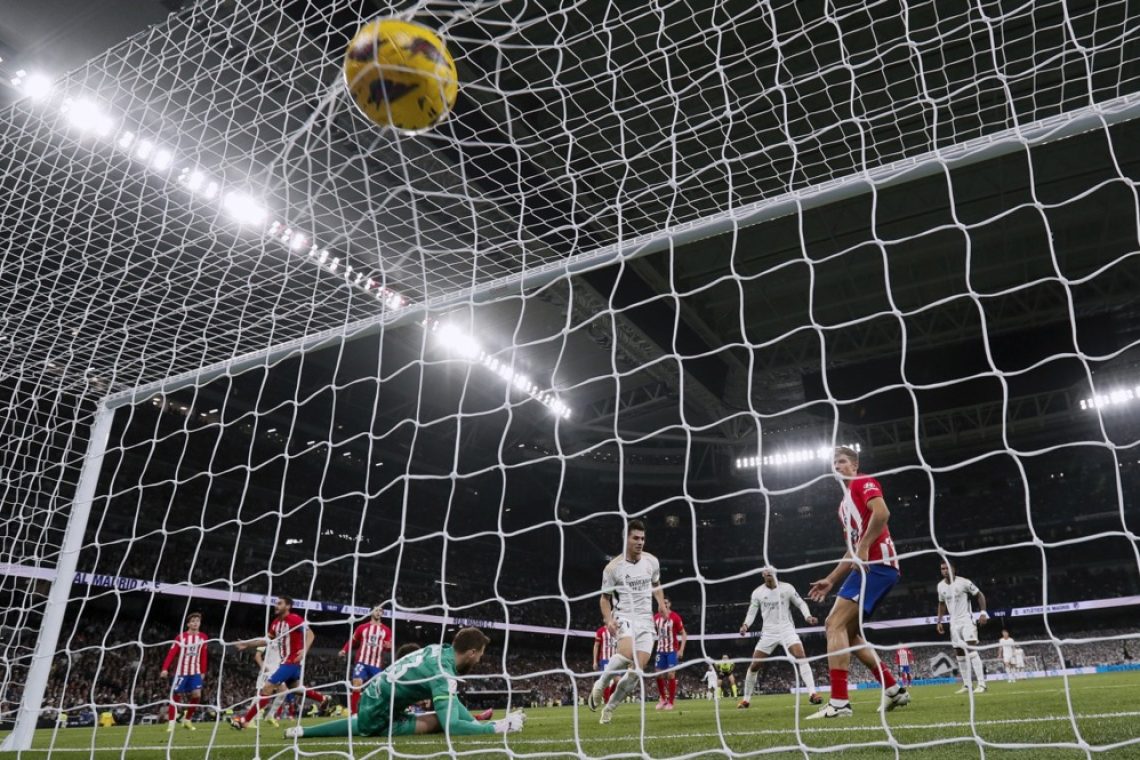 Atletico v zadnjih sekundah madridskega derbija do točke