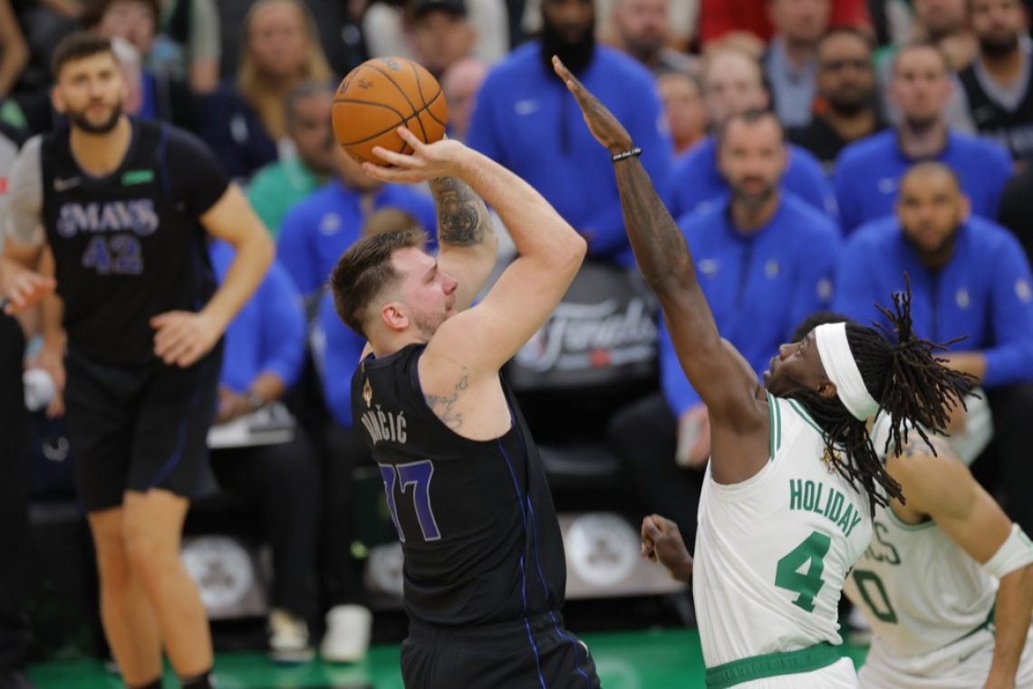Dallas na prvi tekmi finala brez možnosti proti Bostonu