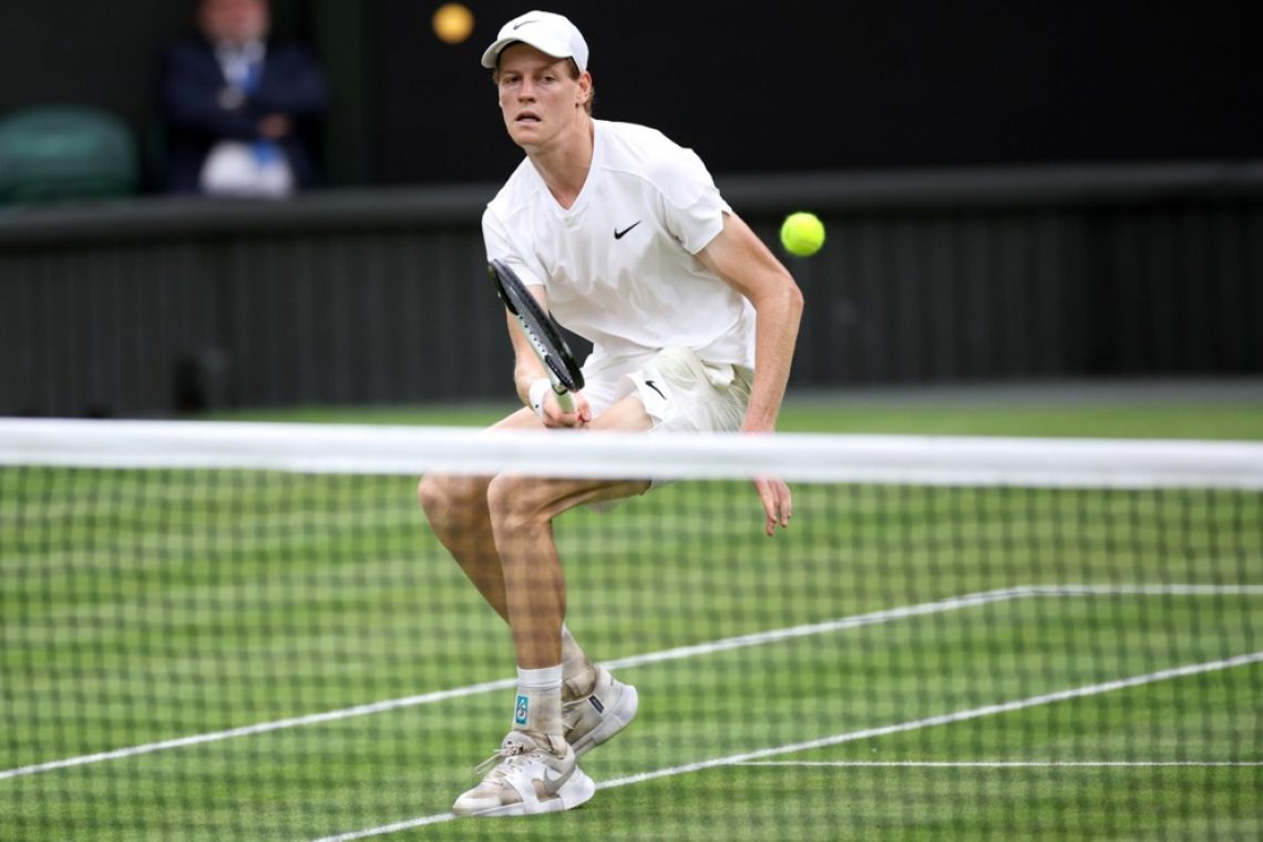 Sinner kljub izgubi 400 točk krepko na vrhu lestvice ATP