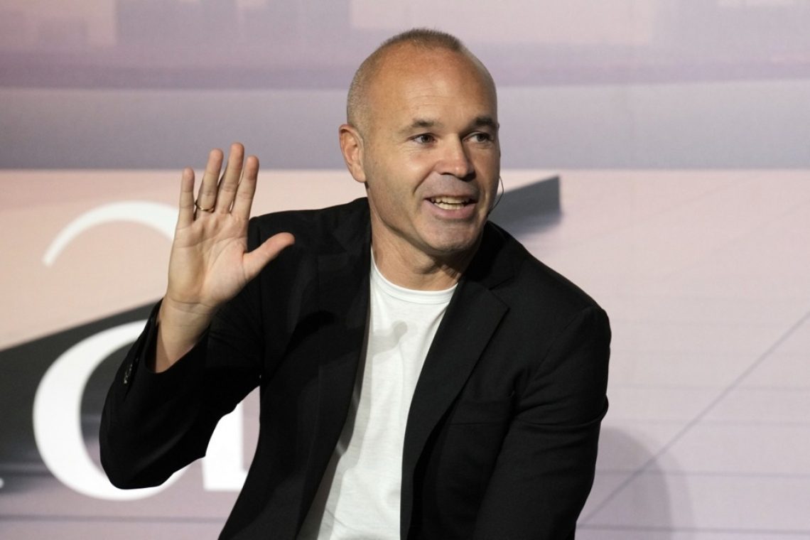 Iniesta tudi uradno končal kariero