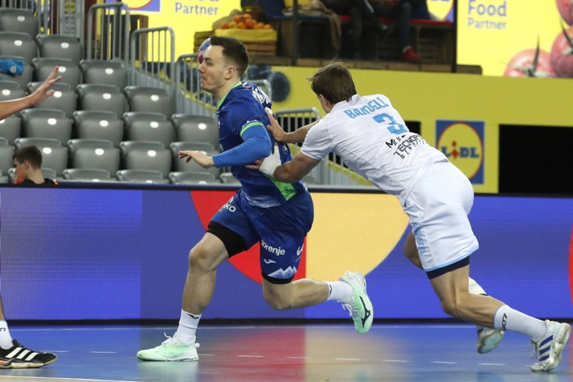 Slovenski rokometaši na prvi tekmi drugega dela SP premagali Argentince s 34:23