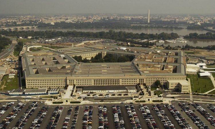 Pentagon pošilja 1.500 vojakov na mejo z Mehiko