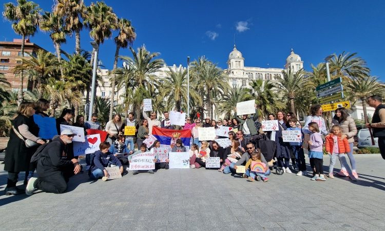 Srbska diaspora protestira po svetu, močna podpora tudi v Španiji