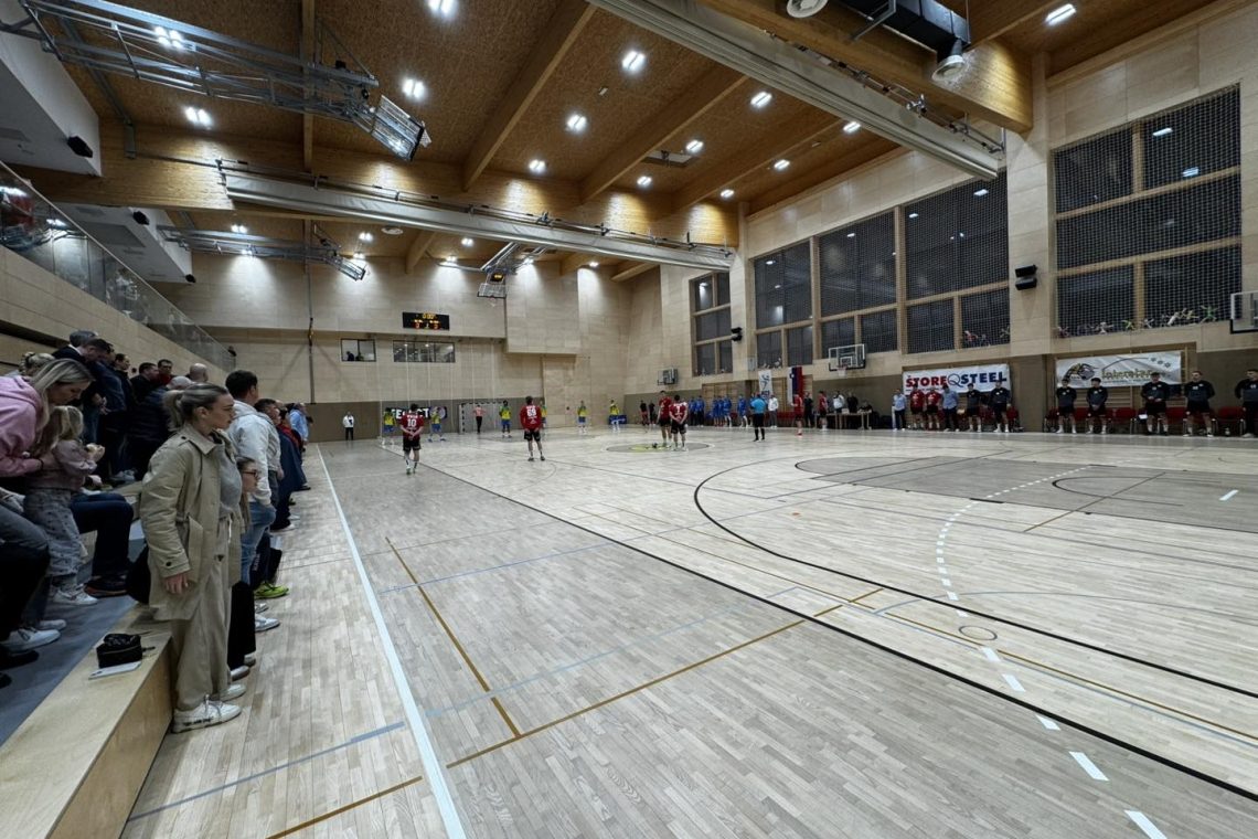 Rokometaši Celja Pivovarne Laško so premagali ekipo Sviš Cugelj okna Ivančna Gorica s 26:22 