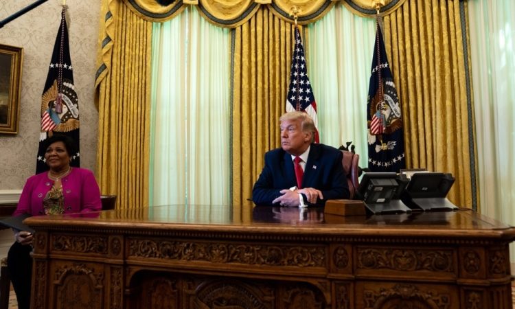 Trumpu bo pri pomilostitvah svetovala bivša obsojenka