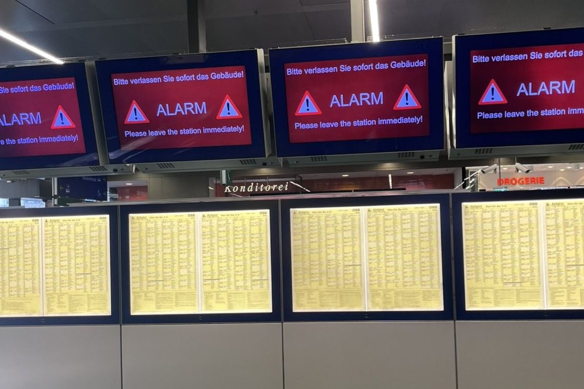 Dunajska glavna železniška postaja evakuirana zaradi grožnje