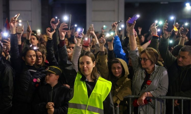 V Beogradu protest študentov zaradi odgovornosti za nesrečo v Novem Sadu