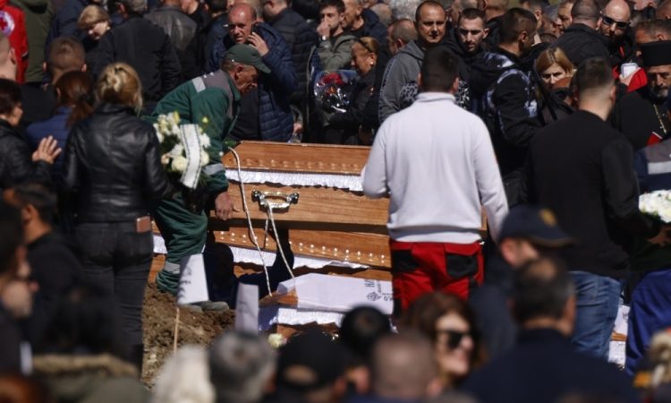 V Severni Makedoniji pokopali žrtve požara v nočnem klubu