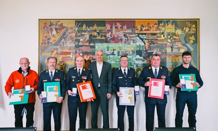 Mariborski župan sprejel prejemnike priznanj Civilne zaščite