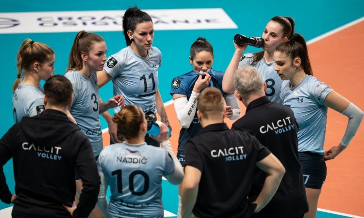 Calcit Volley korak do polfinala