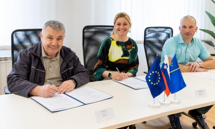 V Domžalah bodo začeli z brezplačnimi prevozi z Domžalčkom