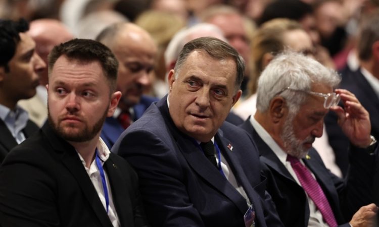 Dodik sporočil, da je v Moskvi
