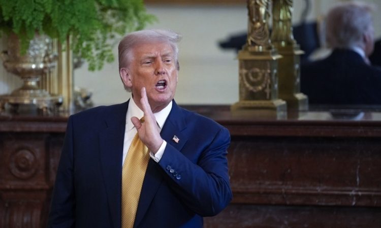 Trump ukinil devet milijard pomoči za javne medije in tujino