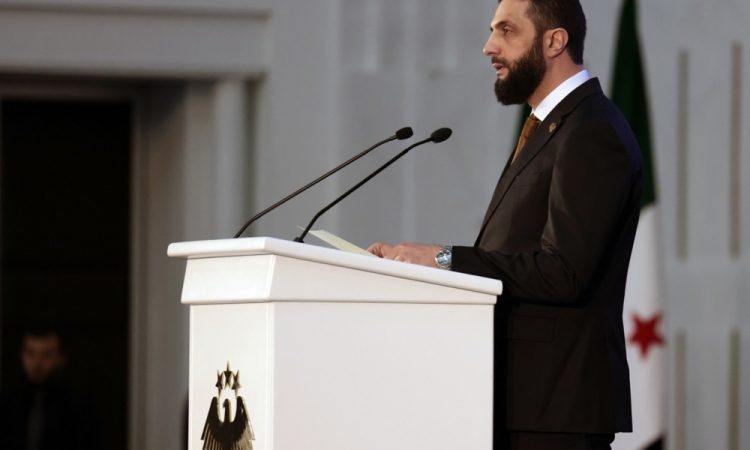 Prehodni predsednik Sirije Al Golani se razglaša za žrtev Islamske države
