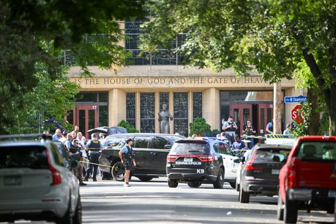 V streljanju na šoli v Minneapolisu več mrtvih in ranjenih