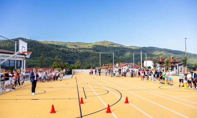 V Braniku odprli novo športno igrišče ob šoli