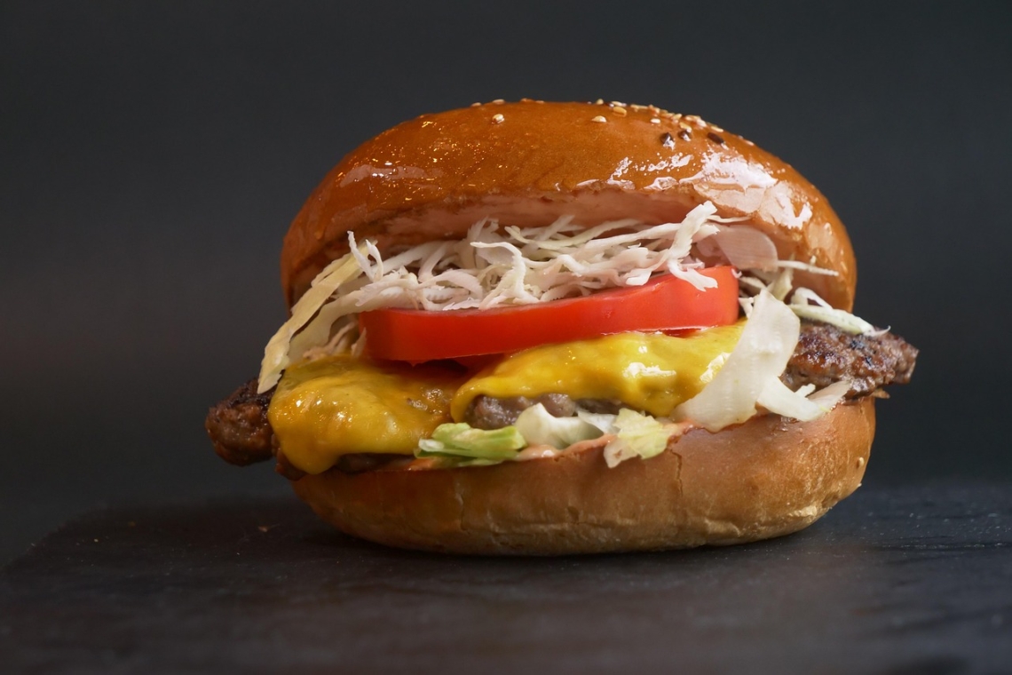 Moški že več kot 700 dni živi izključno od hitre hrane