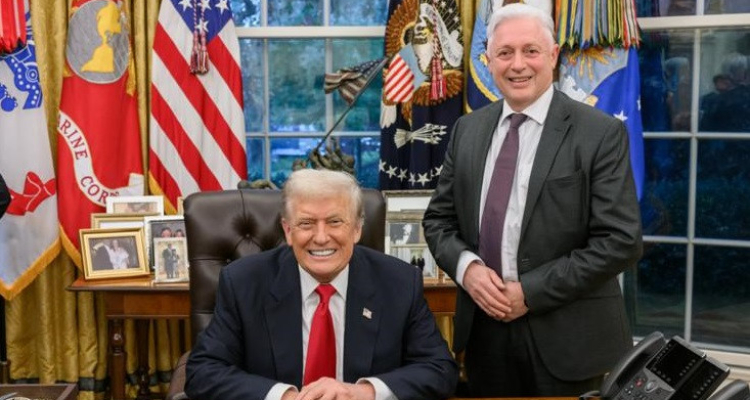 Slovenski veleposlanik Mirošič v Ovalni pisarni na pogovoru s predsednikom ZDA Trumpom