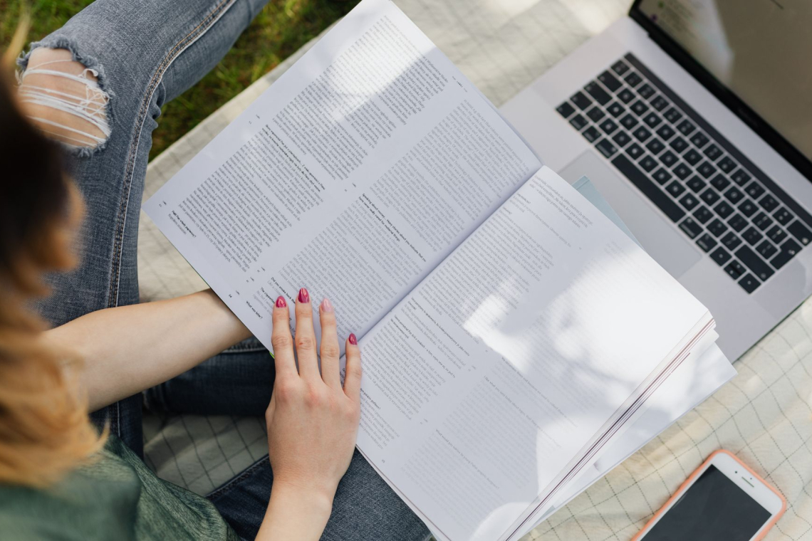 Slovenija med uspešnejšimi v EU glede izobraževanja, a s pomanjkanjem učiteljev in padcem znanja