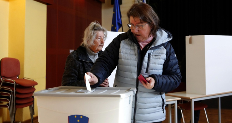 Zakon o pomoči pri prostovoljnem končanju življenja na referendumu padel