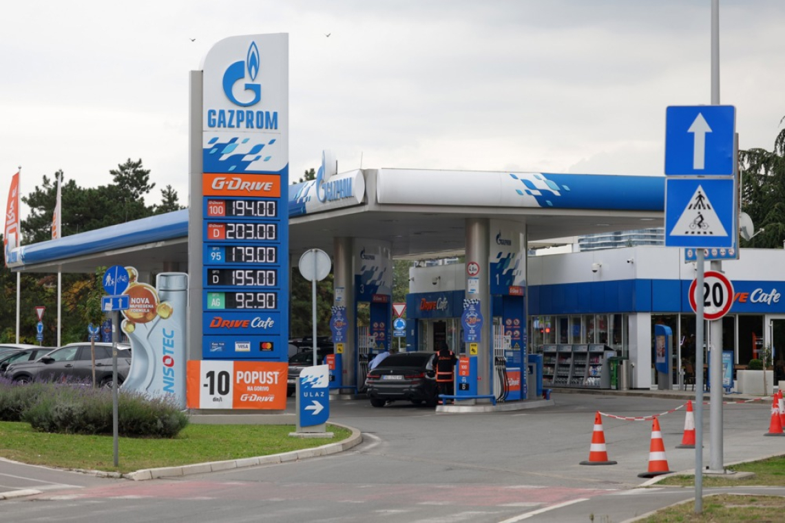 Več kot 50 krajev v Srbiji brez alternative črpalkam NIS