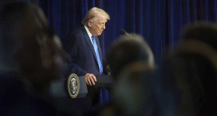 Trumpova administracija grozi državam z odvzemom financiranja zaradi vključevanja transspolnih vsebin