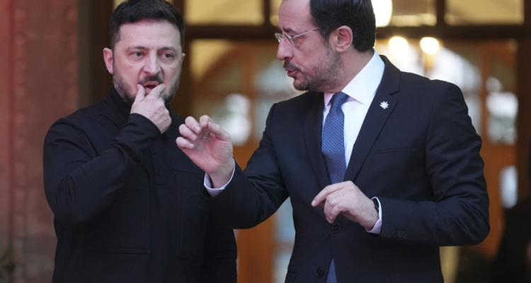 Zelenski zahteva odločnejši odziv po nočnem ruskem napadu z raketami orešnik