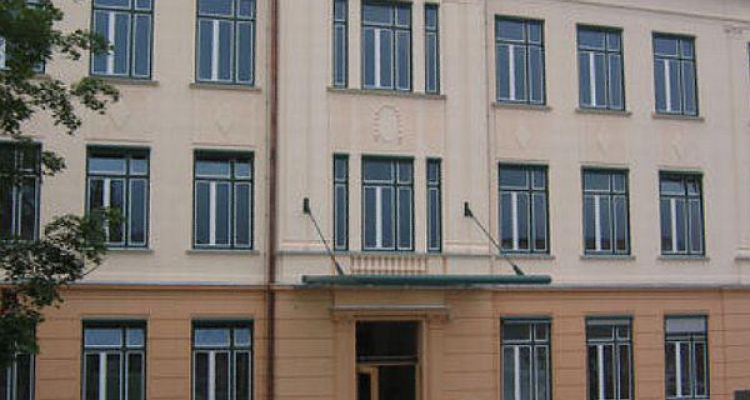 KPK ugotovila kršitev nasprotja interesov pri ravnatelju Gimnazije Moste