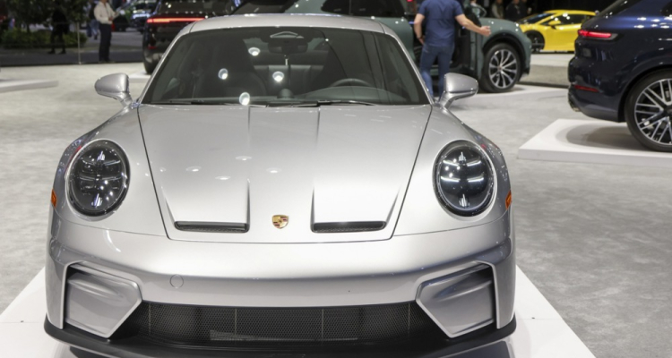 Porsche v prvem četrtletju z občutnim padcem prodaje