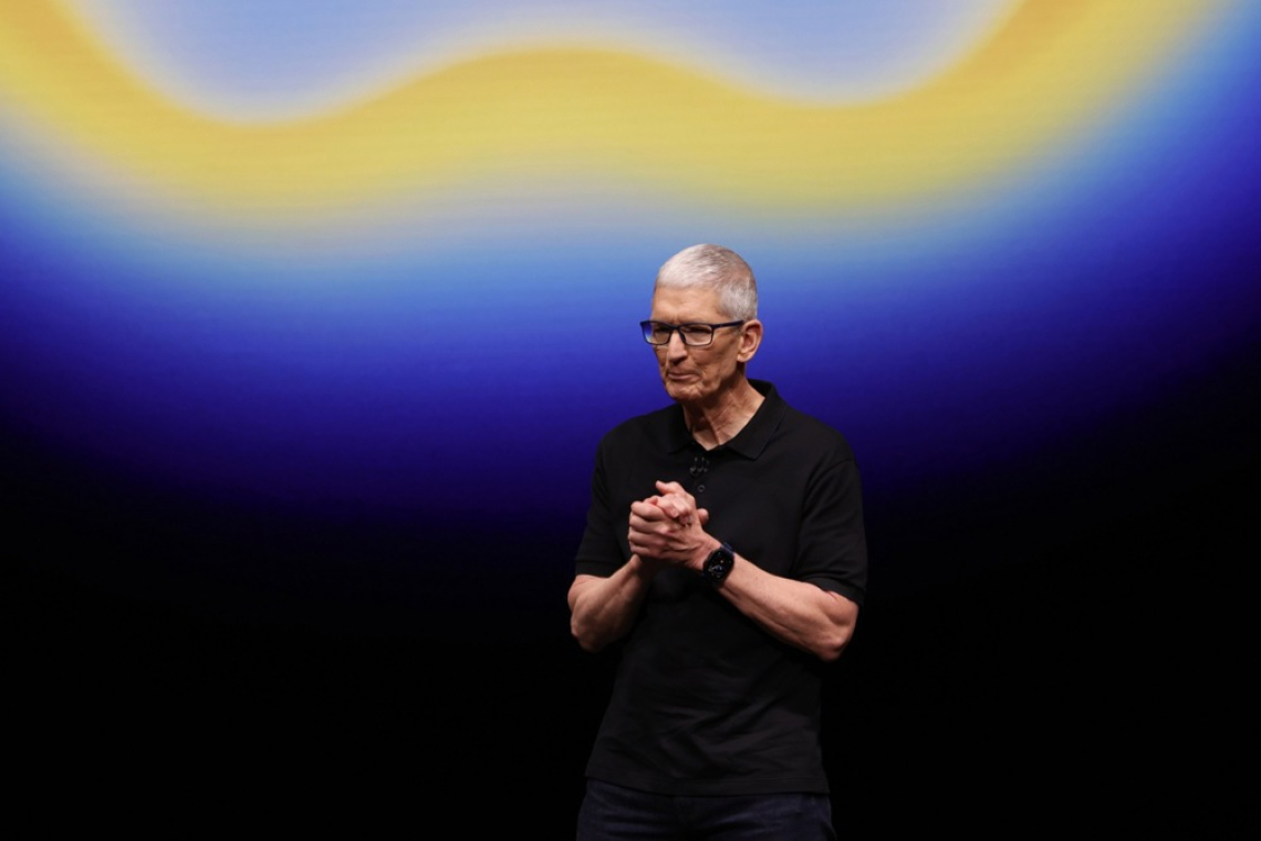 Tim Cook zapušča vodenje Appla John Ternus novi izvršni direktor