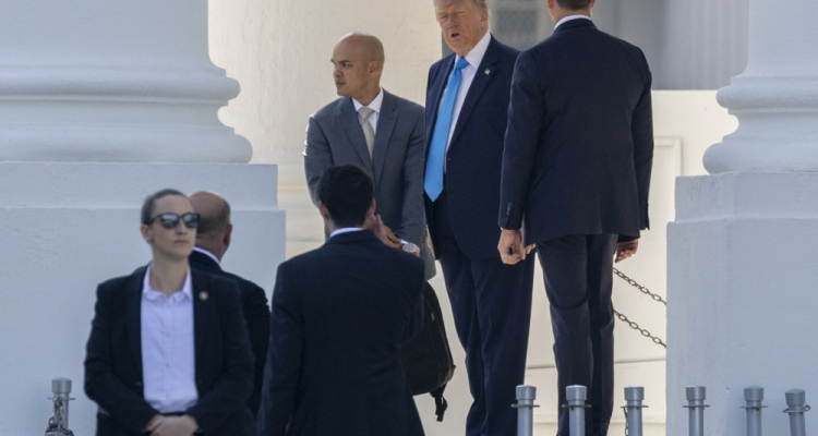Trump napovedal pogovor s predsednikom Tajvana